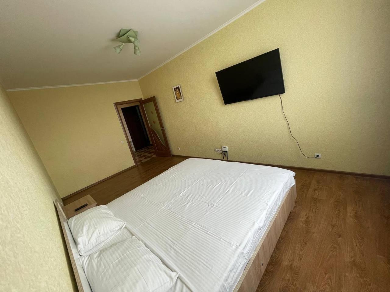 Apartment Voskresenska 18 , Парковые Озера Киев Экстерьер фото